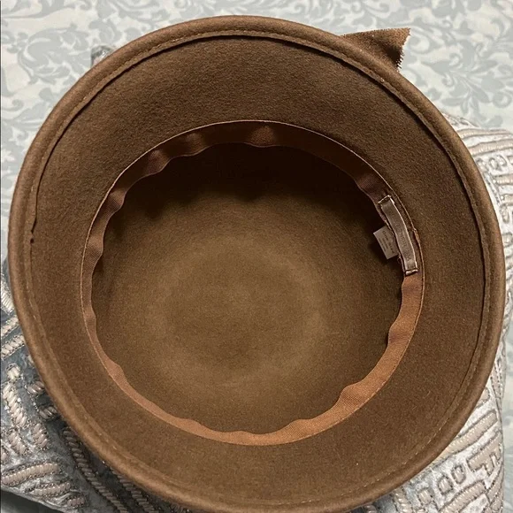 Nordstrom Classic Tan Cloche Hat with Bow - Picture 4 of 6